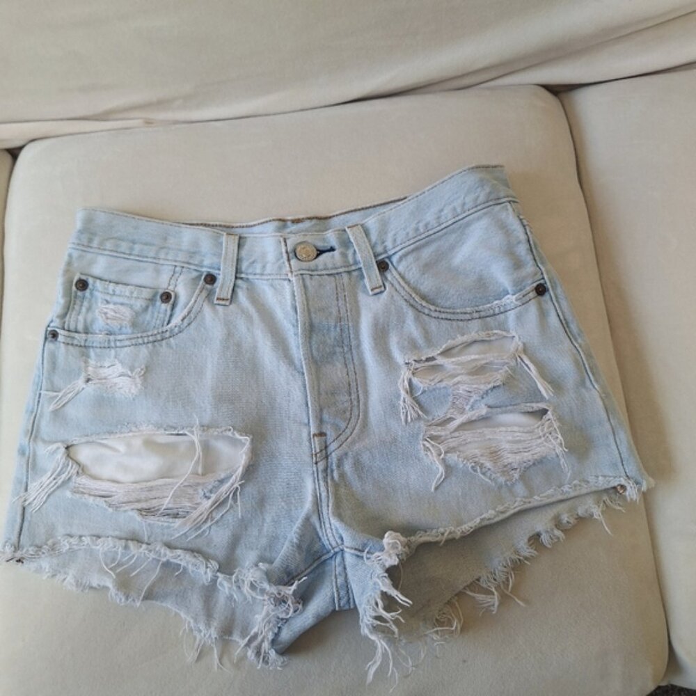 Levi's 501 Distressed button fly Raw  Hem Denim Shorts Sz 26